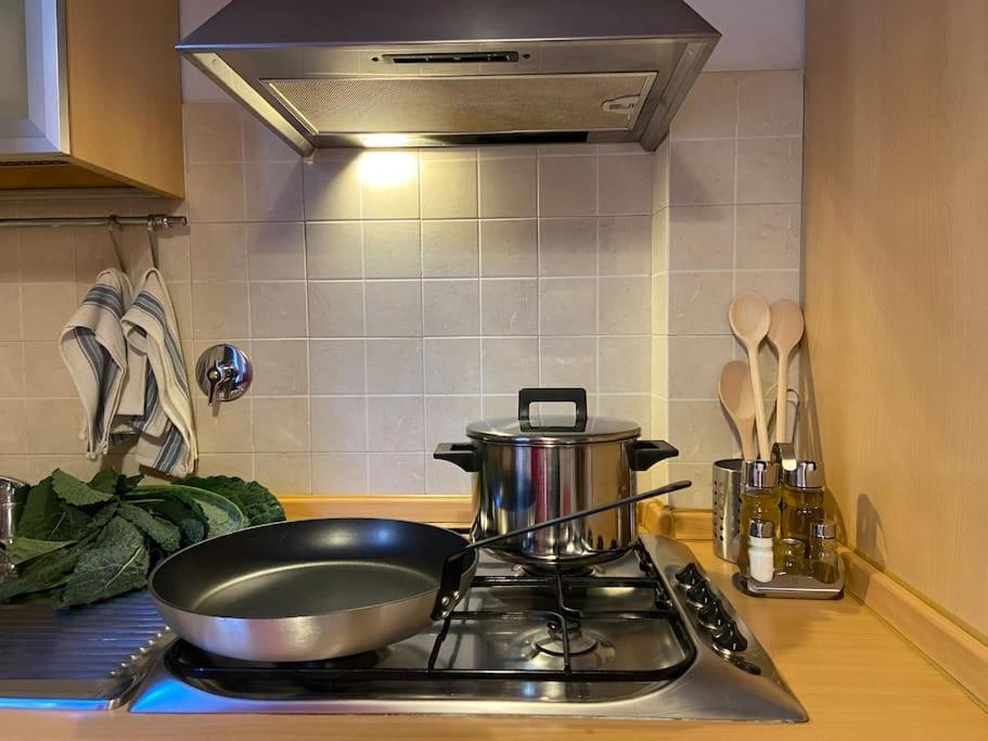 San Lorenzo Apartment In Red Флоренция Экстерьер фото